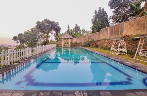 Ciloto Hotel | Urbanview Hotel Star Residence Puncak
