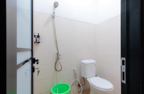 Karawang Hotel | Urbanview Syariah Hotel Tiga ER near Karawang Central Plaza