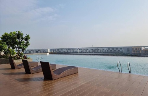 Cikarang Apartment | Vasanta Innopark Apartement, 1 bedroom with infinity pool, gym & Onsen