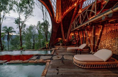 Sidemen Cabin | Veluvana Mountain
