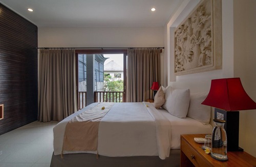 Batu Bolong Villa | Verano 2,4-8BR sleeps 8-16 mins walk to Echo Beach