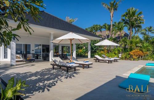 Dencarik Villa | Villa Akasa Segara Beachfront and Private Pool