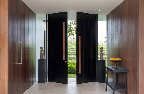 Mengwi House | Villa Babadan - New Designer 4BR Villa near Pererenan Beach, Canggu