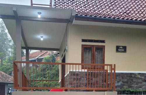 Cihanjuang 1 House | Villa Bumisoka