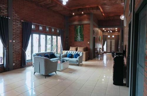 Cisarua Villa | Villa Forest Puncak