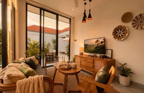 Padonan Villa | Villa Hibiscus I