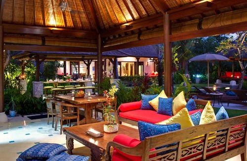 Batu Bolong Villa | Villa Kakatua