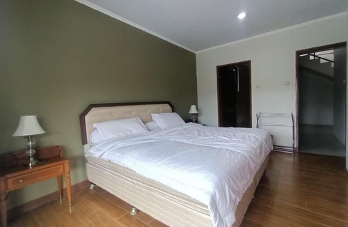 Cipanas Villa | Villa L3 Bukit Danu puncak
