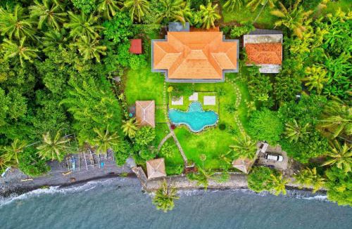 Sembiran Villa | Villa Manor Beachfront, North Bali