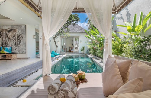 Sunset Road Villa | Villa Safari