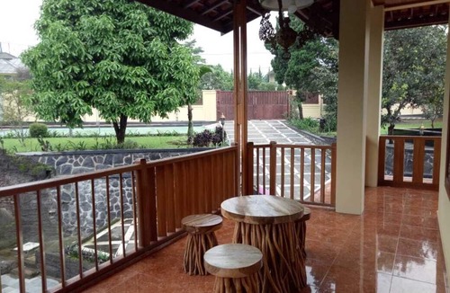Ciloto Villa | Villa Tebing Puncak Bogor