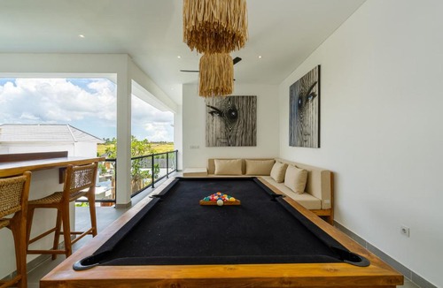 Beraban Villa | Villa Tiwi - Luxury 4BR Villa in Nyanyi, Walking Distance to the Beach