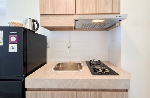 Chinatown Apartment | Warm Minimalist Studio At Apartment Harcosky Residence