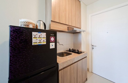 Chinatown Apartment | Warm Minimalist Studio At Apartment Harcosky Residence