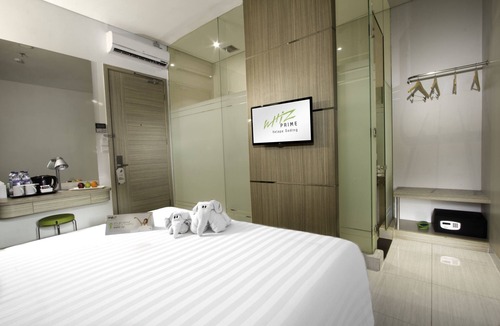 Kelapa Gading Barat Hotel | Whiz Prime Hotel Kelapa Gading