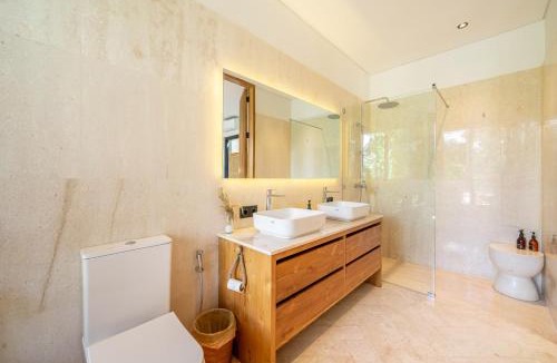 Melayang Villa | X10 - PROMO - Brand NEW Villa - 3BDR - Huge Pool - Ubud