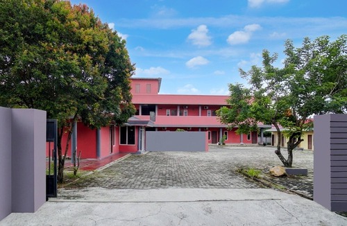 Bandar Lampung House | Yasmine Syariah Deluxe Retreat