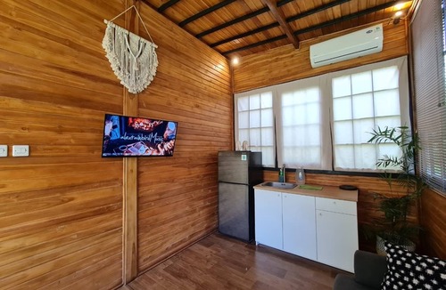 Dalung Villa | YY Black - Peaceful Wooden Tiny House with a Cozy Ambience