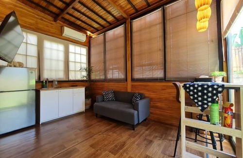 Dalung Villa | YY Black - Peaceful Wooden Tiny House with a Cozy Ambience