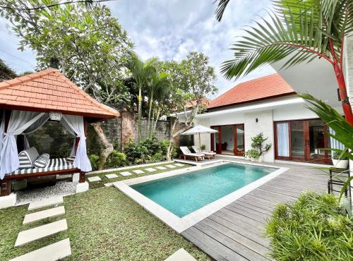 3BR Private Pool Villa in Canggu Near Finns in Canggu