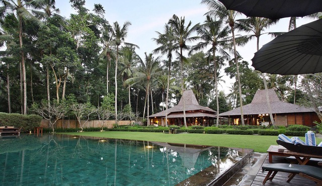 4 bedrooms with tennis grass court, ubud in ubud