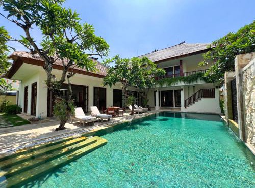 5-BR Villa in Sanur mins walk to the beach and central Sanur