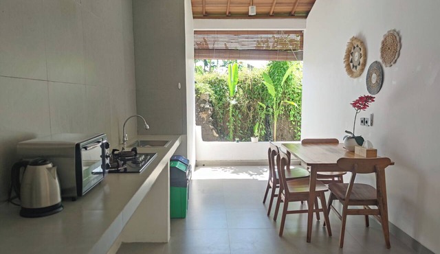 Airlangga Villa Ubud: Stylish Tropical Retreat with Private Pool & Comfort