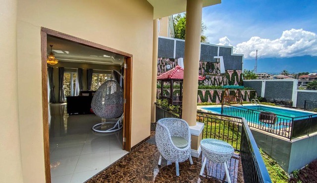 AL Marina Resort in Puncak