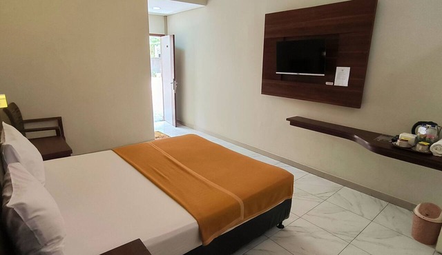 Bandengan Beach Hotel Jepara 2 in Jepara