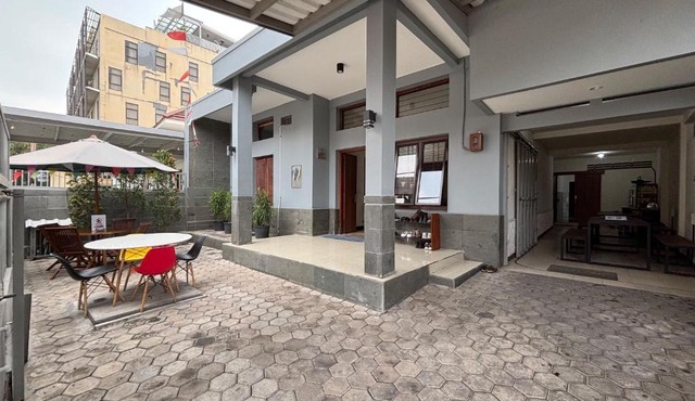 Base Seven Hostel in Bandung