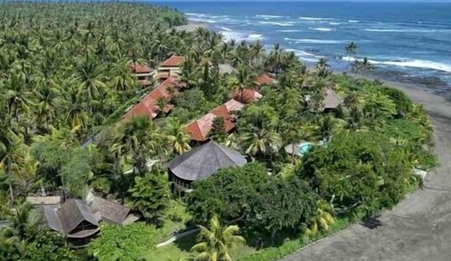 Beachside Balinese Cottage in West Bali in Jembrana