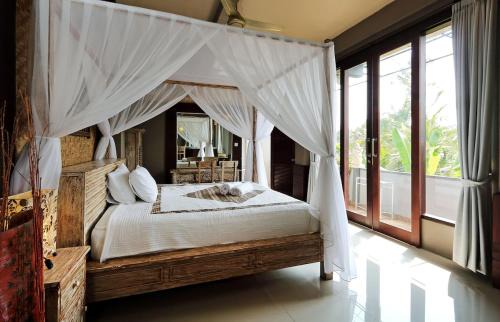 Big room across intuitive flow yoga studio in Ubud