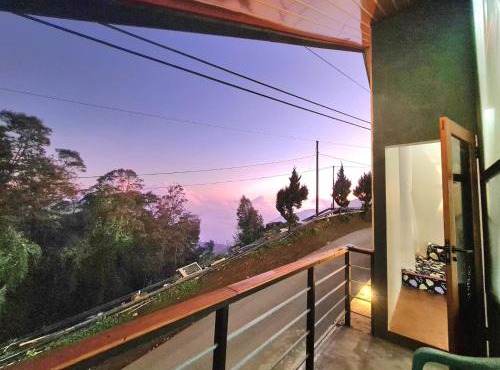 cabin bintang sikunir view gunung in Wonosobo