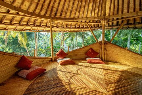 Cacao House 4bds Eco Bamboo House, pool, near Green School Bali in Bringkit