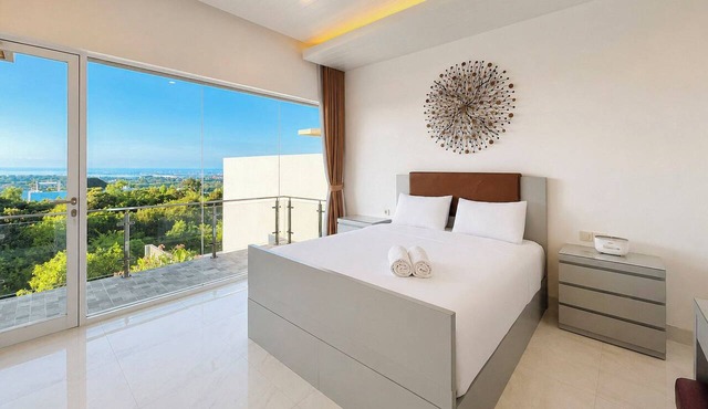 Calming And Roomy 3Br At Villa Kinditto in Bali
