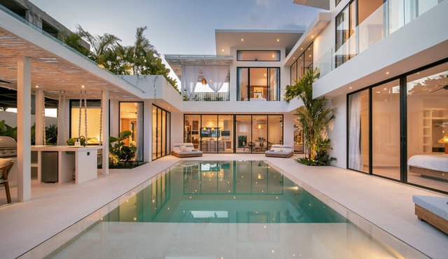 Canggu Luxury: Stylish 4BR Villa Near Berawa Beach