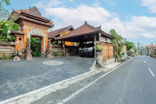 Capital O 94011 Binhari Guest House