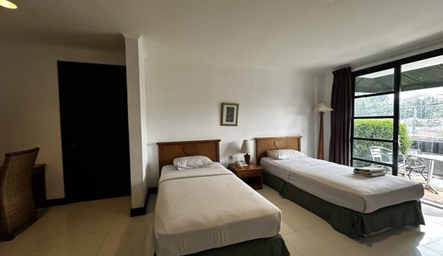 Casa D'Ladera Bandung Standard Twin