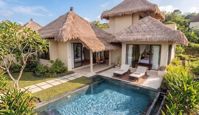 Chic 2BR Villa in Serene Ubud w Pool+Patio+Garden in Gianyar Regency