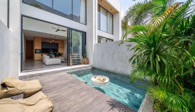 Chic 3BR Townhouse Beach Nearby Pool Umalas in Kuta Utara