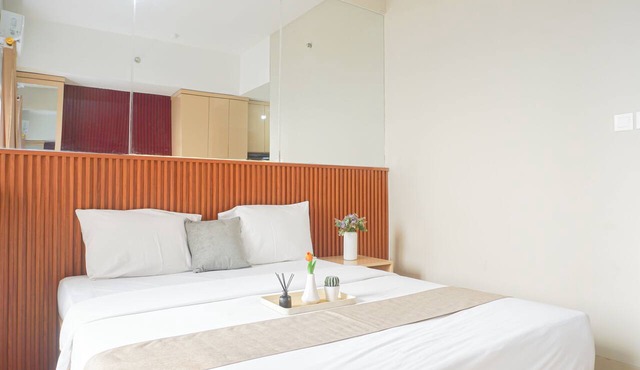 Comfortable Minimalist Studio Room At Apartment Royal Sentul Park