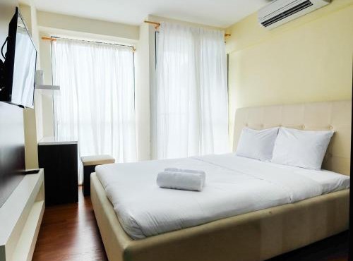 Comfy Studio Tifolia Apartment By Travelio