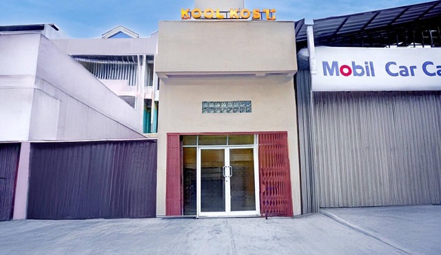 Cozy Double Escape W/Free WiFi and Parking in Medan