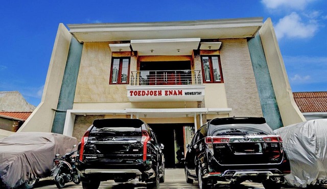 Cozy Twin Escape with Free WiFi and Parking in Surabaya