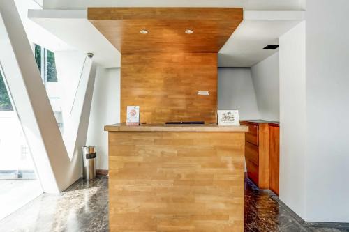Dancenter Premium Legian Hotel in Balian