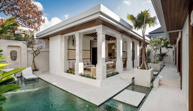 Elegant 4BR Retreat with Cozy Ambience