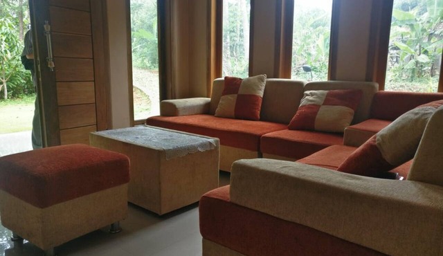 Elvira Homestay - Hostel in Muntuk