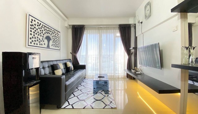 Exclusive 3Br At Gateway Pasteur Apartment in Cimahi