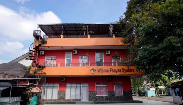 Faeyza Syakira Deluxe Twin in Palembang