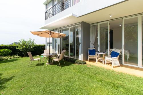 Family Only Compact Villa with City View - De Reiz Rose Garden Syariah 2BR in Ciburial